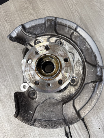 BMW 20-25 F96 X6M REAR LEFT DRIVER SIDE SPINDLE KNUCKLE HUB