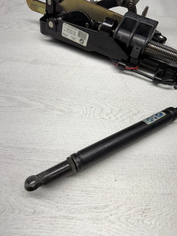 01-06 BMW M3 E46 BMW Convertible Top Locking Handle Driver Left Side OEM 7031361