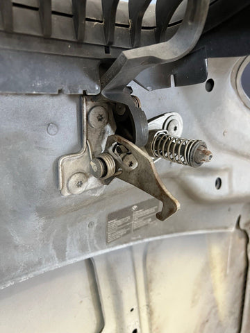 (PICKUP ONLY) BMW E46 M3 01-06 Front Hood Bonnet Panel *Notes*