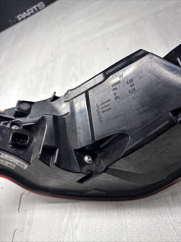 BMW 20-24 G22 G82 430i M4 Left Tail Light OEM 7477605