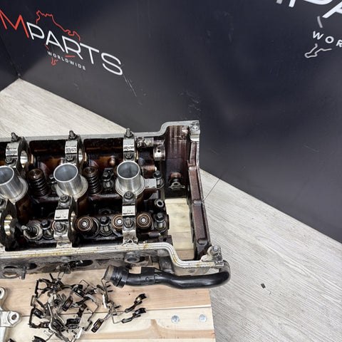 01-06 BMW E46 M3 S54 Motor Engine Cylinder Head Complete No Cams