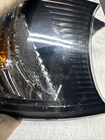 Depo 02-06 BMW E46 325ci 330ci M3 2dr Smoked Corner Lights