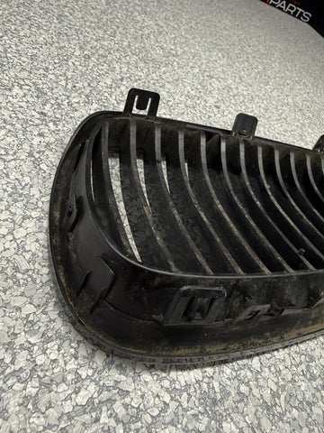 08-13 BMW E90 E92 E93 M3 Front Kidney Grille Right Passenger Black