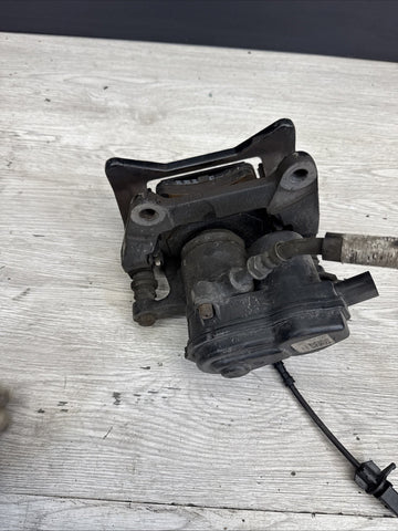 PORSCHE MACAN 15-19 REAR LEFT DRIVER SIDE BRAKE CALIPER BLACK OEM