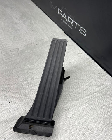 2007–2013BMW E63/E64/E90/E93 Gas Accelerator Throttle Pedal Pad OEM 6789998