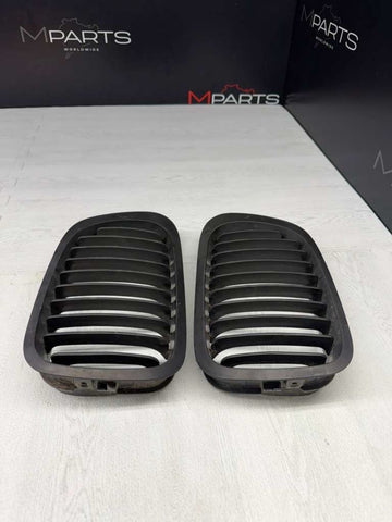 BMW 01-06 E46 M3 Front Kidney Grilles Matte Black Set