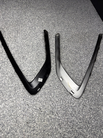OEM BMW 20-27 F96 X6M REAR BLACK WINDOW TRIMS MOLDINGS OEM 7446222