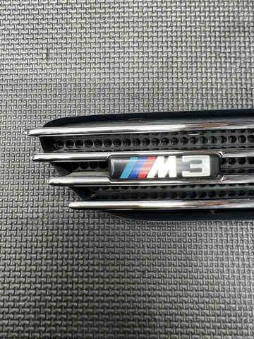 01-06 BMW E46 M3 OEM Left Driver Fender Vent Grille Grill Trim