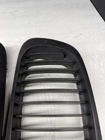 BMW 01-06 E46 M3 Front Kidney Grilles Matte Black Set