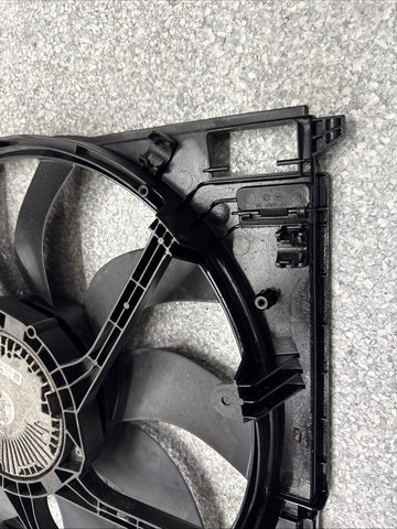 15-20 OEM BMW F80 F82 F83 M3 M4 Electric Radiator Cooling Fan w/Shroud *Cracked