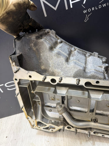 12-19 BMW F06 F10 F12 F13 M5 M6 S63 ENGINE UPPER OIL PAN FILTER HOUSING OEM