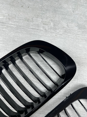 BMW 01-06 E46 M3 Front Kidney Grilles Gloss Black Set