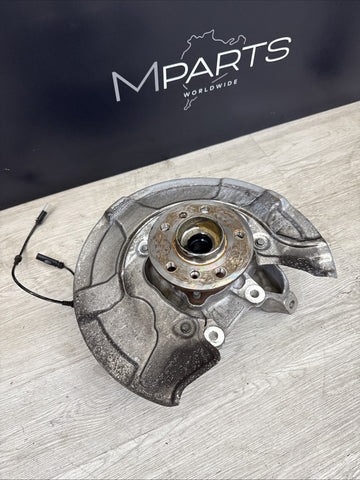 BMW 20-25 F96 X6M REAR RIGHT PASSENGER SIDE SPINDLE KNUCKLE HUB