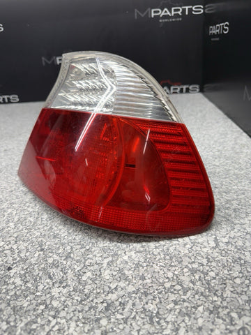 01-06 E46 BMW 330 M3 CONVERTIBLE REAR LED TAIL LIGHT RIGHT 6937454 *BAD LEDS