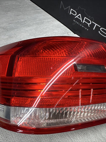 OEM 07-10 BMW E93 328 335 CONVERTIBLE REAR LEFT OUTER TAIL LIGHT 7162301