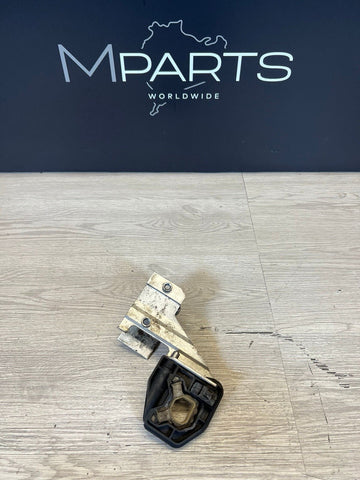 15-20 BMW F82 F83 M4 F80 M3 F30 F32 Front Radiator Holder Bracket Mount Support