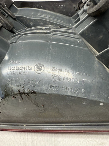 2015 - 2017 BMW F82 F83 M4 REAR RIGHT PASSENGER OUTER TAIL LIGHT OEM 7296100