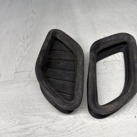 BMW E90 E92 E93 M3 08-13 Hood Scoop Seal Right Passenger Driver Left 8041988