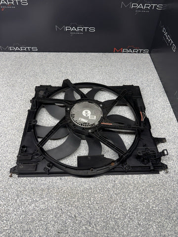 15-20 OEM BMW F80 F82 F83 M3 M4 Electric Radiator Cooling Fan w/Shroud *Crack