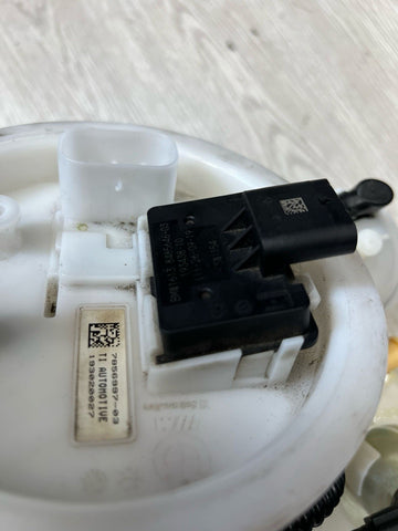 BMW 18-23 F90 F91 F92 F93 M5 M8 Engine Fuel Pump Sending Unit Assembly OEM