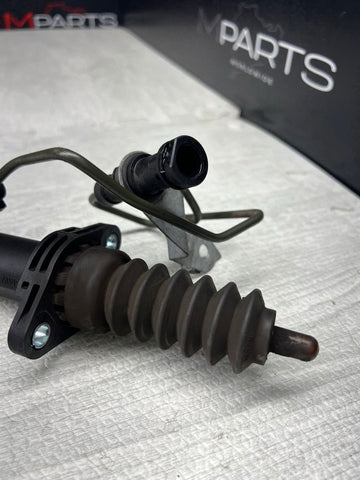 2008-2013 BMW E90 E91 E92 E93 M3 328i 335i SLAVE CLUTCH CYLINDER 6785964