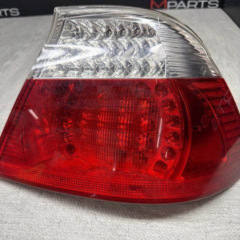 01-06 E46 BMW 330 M3 CONVERTIBLE REAR LED TAIL LIGHT RIGHT 6937454 *Notes*