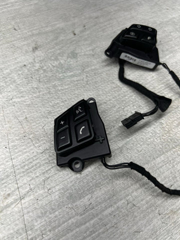 BMW E82 E88 E90 E92 E93 335 M3 BMW Steering Wheel Harness Buttons 9125343