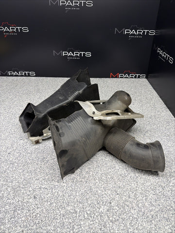 BMW E46 M3 OEM (2001-2006) BRAKE AIR INLET DUCTS + BRACKETS PAIR *1 BROKEN TAB