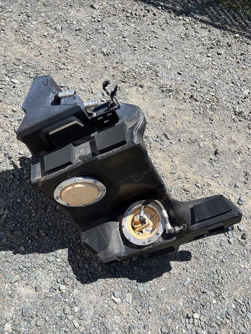 15-19 Ferrari 488 GTB Right Passenger Fuel Gas Tank 314301 + Fuel Pump