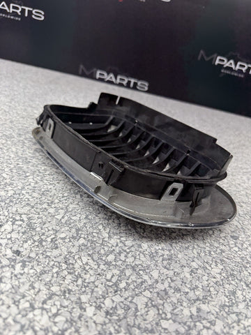 BMW OEM 01-06 E46 M3 Front Right Kidney Grille Chrome 51138208686 *1 Tab
