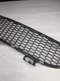 BMW E63 E64 M6 FRONT BUMPER LOWER CENTRAL GRILL GRILLE 51117898287 7898287 OEM