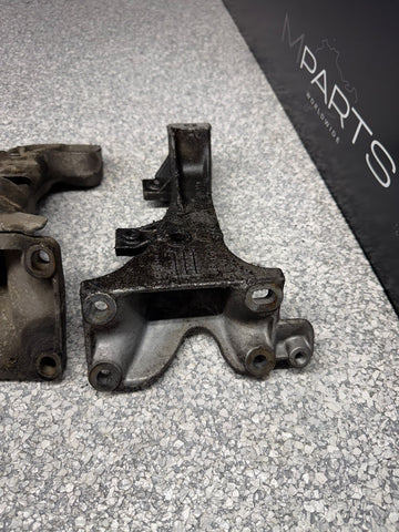 92-02 BMW E36 Z3 Left & Right Engine Mount Support Bracket Set 1141137 1138249