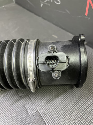 FERRARI 488 GTB PASSENGER RIGHT AIR CLEANER TO TURBO HOSE OEM 320387 320385