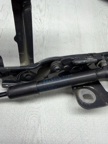 BMW 21-26 G80 M3 REAR TRUNK LID HINGES W/SHOCKS STRUTS