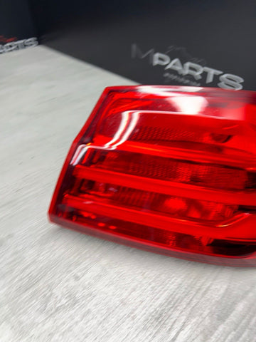 14-17 BMW F32 F82 F83 F33 F36 M4 REAR RIGHT PASSENGER OUTER TAIL LIGHT LAMP