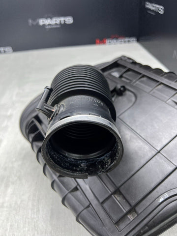2017-2024 PORSCHE MACAN 2.0L ENGINE AIR CLEANER FILTER BOX HOUSING 95B129601F