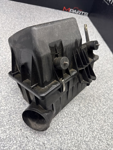 1715881 BMW E30 Air Intake Filter Box 280202082