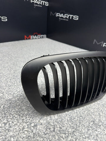 01-06 BMW E46 M3 Front Kidney Grilles Grills Matte Black *3 Broken Tabs