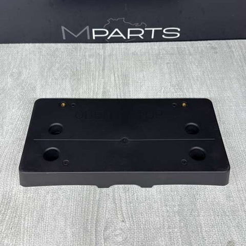 21-26 BMW G80 G82 G83 M3 M4 Front Bumper License Plate Mount Bracket OEM 8069435