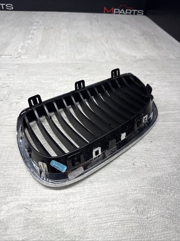 08-13 BMW E90 E92 E93 M3 Front Kidney Grille Right Chrome / Black Fins OEM