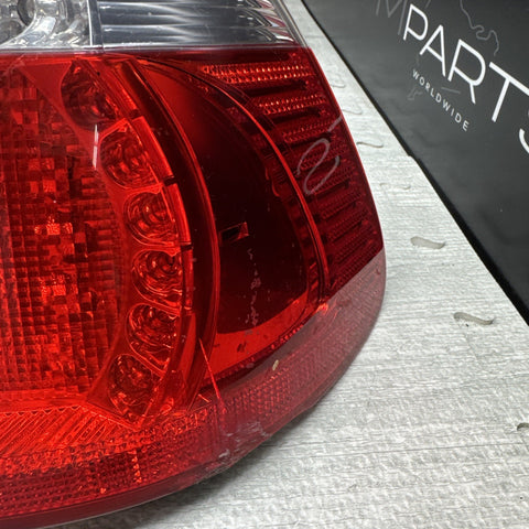 BMW E46 325 330 M3 CONVERTIBLE LED TAIL LIGHT RIGHT PASSENGER *Notes*