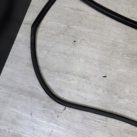 BMW E46 M3 01-06 Right Passenger Side Door Weather Strip Seal Black OEM *Notes*