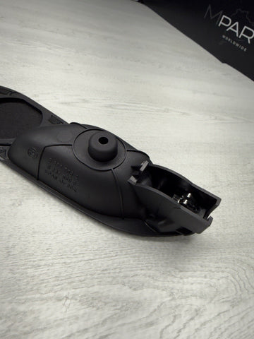 NEW 01-06 BMW E46 M3 TWEETER DOOR HANDLE RIGHT PASSENGER OEM
