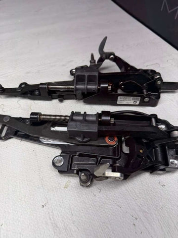 BMW E64 650 650CI M6 OEM CONVERTIBLE SET TOP MOTOR MOTORS LATCH LATCHES FRONT