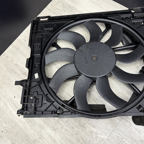 15-20 OEM BMW F80 F82 F83 M3 M4 Electric Radiator Cooling Fan w/Shroud *Notes*