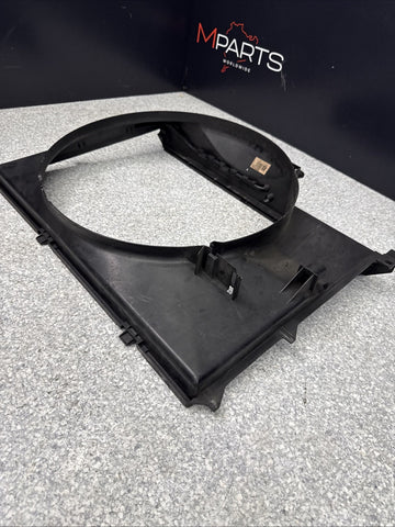 BMW E39 525i 528i 530i M5 Radiator Cooling Fan Plastic Shroud 17101438457 OEM