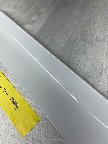 Porsche Cayenne Rear Right Exterior Door Molding Trim 2019 2020 2021 OEM White
