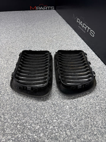 BMW 97-99 E36 M3 Front Kidney Grilles Gloss Black Set