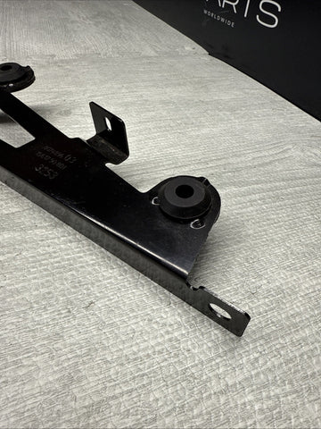 BMW 21-25 G80 G82 G83 M3 M4 FRONT RIGHT AUXILIARY RADIATOR SUPPORT MOUNT BRACKET