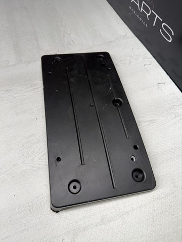 2014–2020 BMW M3 F80 / M4 F82 F83 Front License-Plate Mount Bracket OEM 8056774
